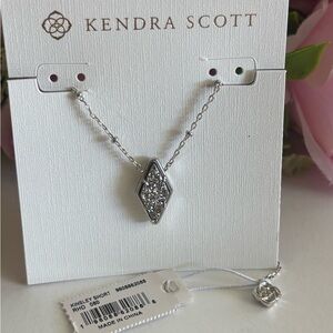 NWT Kendra Scott Kinsley Silver Short Pendant Necklace in Platinum Drusy